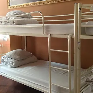  Hostal New One World Polonia