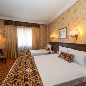 Pera Rose & Hb Isztambul