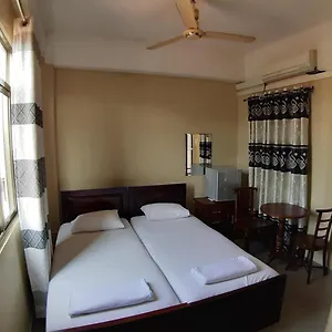 City Hotel 2* Colombo